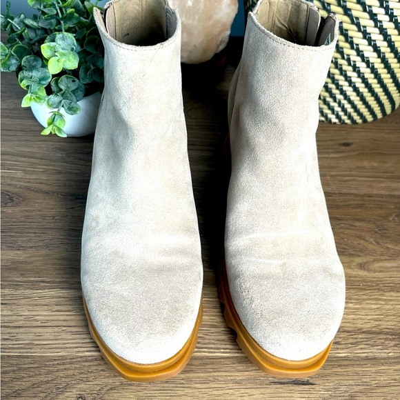 WOMEN'S JOAN OF ARCTIC™ WEDGE III CHELSEA BOOTIE - Picture 3 of 7